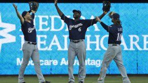 Braun conecta jonrón y Cerveceros superan a Marlins