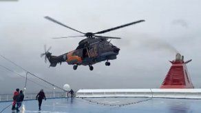 Trece muertos en ferry incendiado