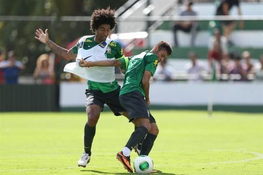 El brasileño Dante deja el Wolfsburgo alemán por el Niza, según medios