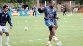 Delantero Renán Addles habilitado para jugar con el Aurora