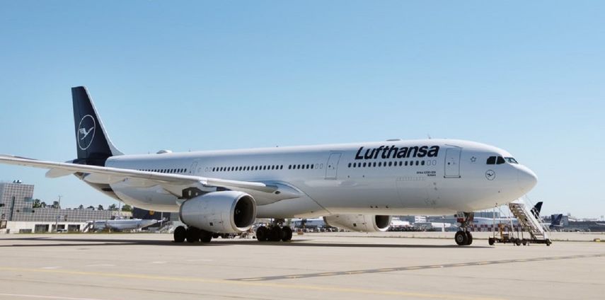 Foto de archivo de avión de Lufthansa.