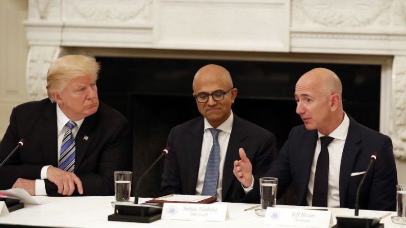 Amazon, Microsoft luchan por “nube de guerra” de Pentágono