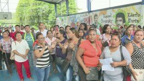 Ánimos caldeados por pérdida de fondos de club de padres de Escuela Santa Librada