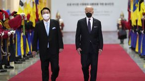 Yoon Suk-yeol y Joe Biden.