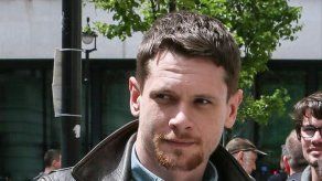 Jack OConnell echa de menos trabajar con Angelina Jolie