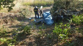 Encuentran vehículo del Estado desmantelado en finca de Veraguas