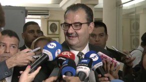 Defensores y querellantes acuden a la CSJ para audiencia contra Martinelli