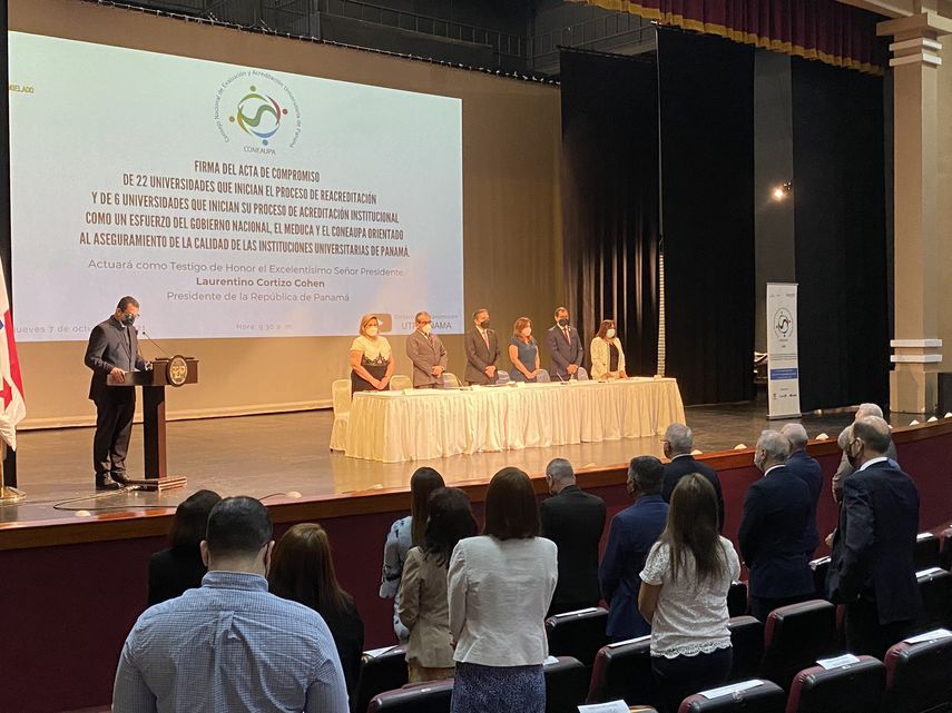 &nbsp;La ceremonia se efectuó en el campus central de la UniversidadTecnológica de Panamá.
