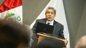 Viceministro renuncia tras escándalo por bebés muertos en hospitales en Perú