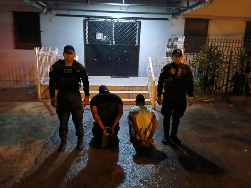 Policía Nacional aprehende a sujetos que intentaron robar un cajero automático de un supermercado