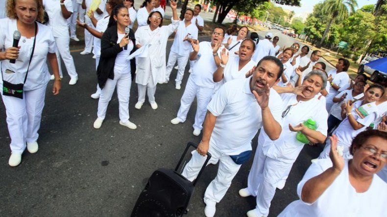 Reunión de Técnicos de Enfermería y autoridades culmina sin acuerdo, continúa paro
