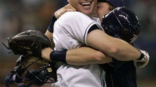 Rays 2, Yanquis 1, 11 innings; Gross define