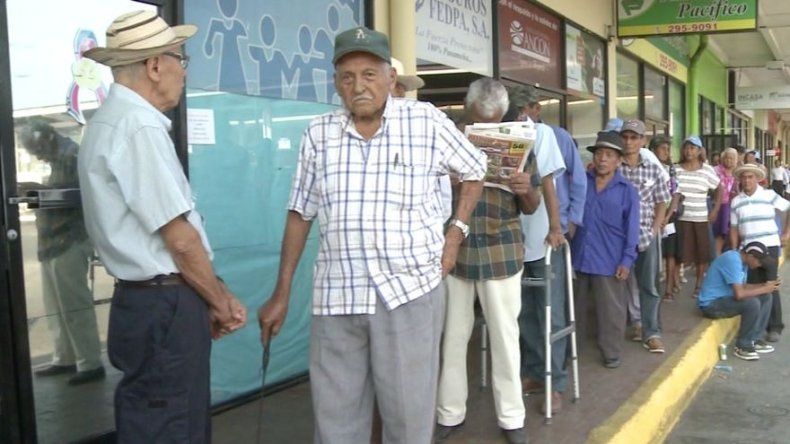 Hay que analizar caso por caso, Vásquez sobre 120 a los 65 para extranjeros