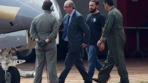 El policía hipster que detuvo a Cunha desvía momentánemente atención en Brasil