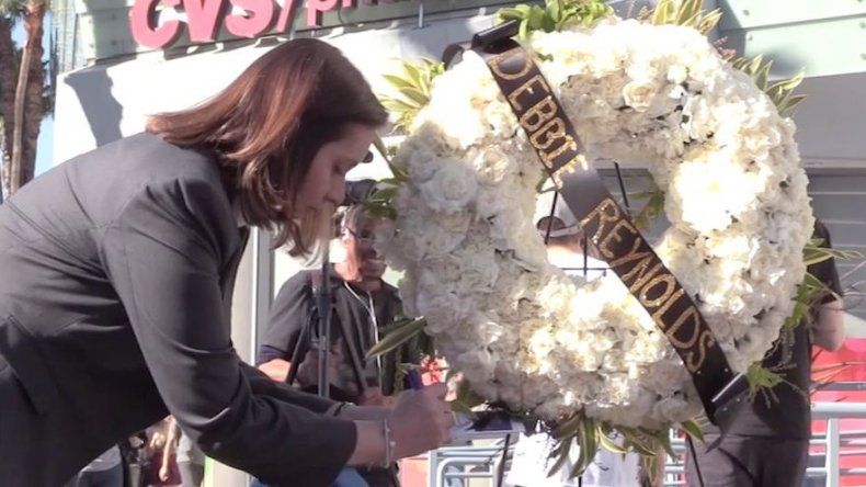 Debbie Reynolds y Carrie Fisher, el fin de una volátil familia de Hollywood