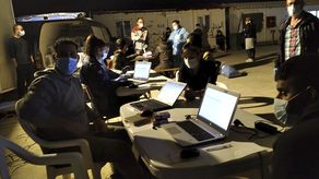 El carguero con bandera turca fue localizado el viernes cerca de la isla de Grecia y remolcado el sábado a “fondeadero seguro” cerca de Kos, cerca de la costa turca.