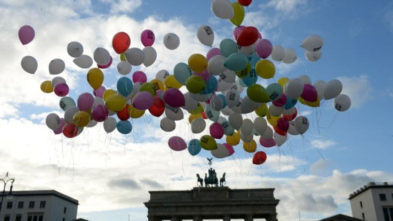 Un muro de globos recordará en su 25 aniversario la caída del telón de acero