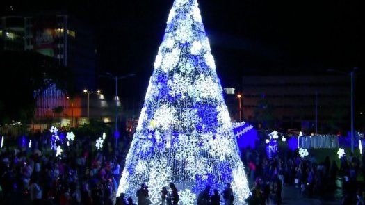 Con encendido de luces en Parque Francisco A. Paredes dan inicio a la temporada navideña