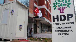 Tiroteo sin víctimas contra la sede de un partido prokurdo en Ankara