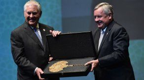 Tillerson resalta el imperio de la ley al recibir un premio en Estambul
