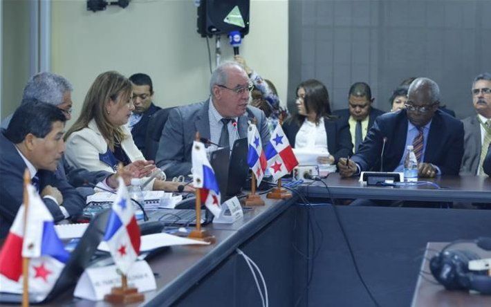 Ayú Prado rechaza recorte del MEF a presupuesto de la Corte para el 2018
