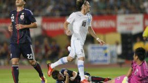 Forlán logra doblete y Uruguay vence 4-2 a Japón