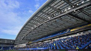 Regreso de aficionados a estadios ingleses