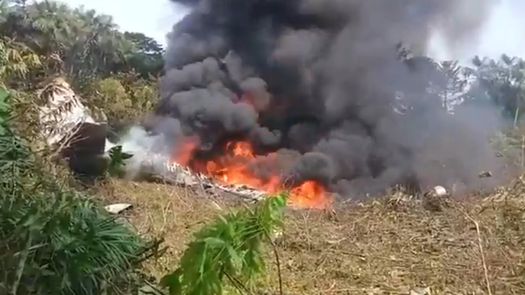 El Avión militar Hércules con soldados se accidenta en el sur de Colombia. El Avión militar Hércules con soldados se accidenta en el sur de Colombia.