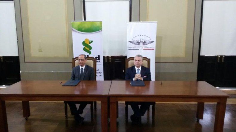Firman convenio interinstitucional para atención médica de privados de libertad