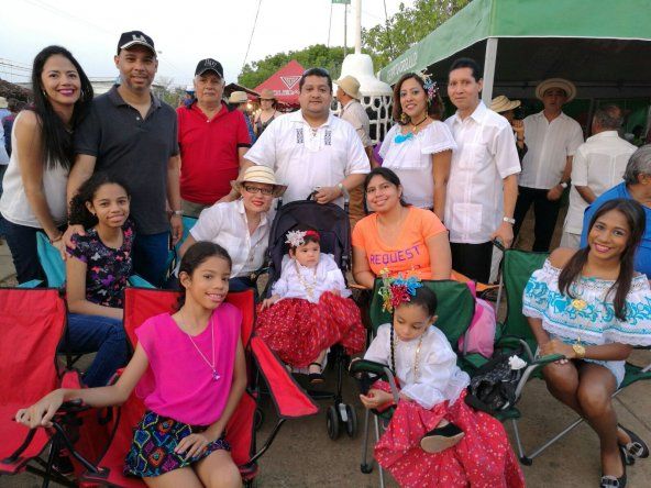 Recorrido de tunas en Santo Domingo de Las Tablas