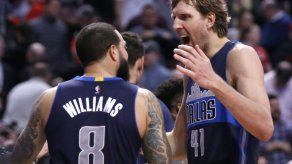 Mavericks doblegan a Bulls para 3ra victoria seguida