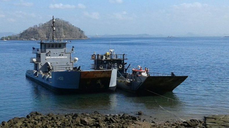 Llegan barcazas para abastecer de agua potable a Isla Taboga