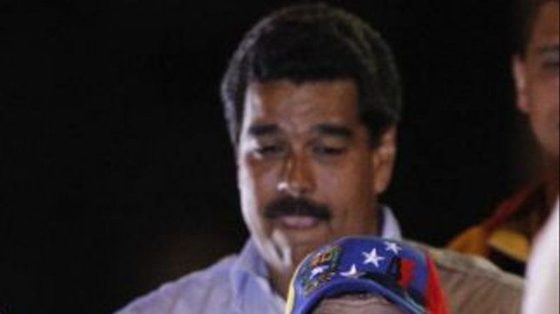 Maradona participó en cierre de campaña de Maduro y recordó a Chávez