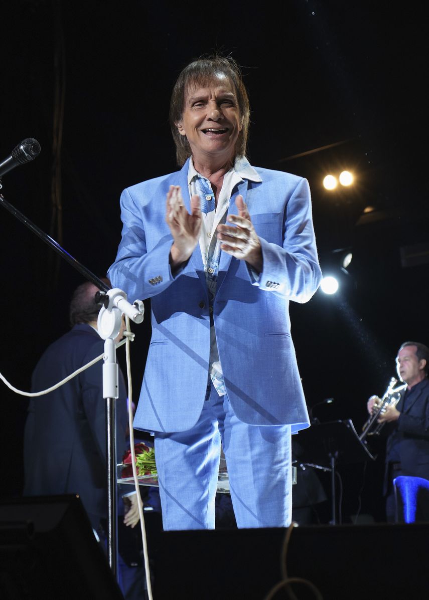 En un Radio City Music Hall repleto, Roberto Carlos recuerda a su madre