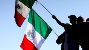 Protestas pro y contra caravana migrante se registran en frontera México-EEUU