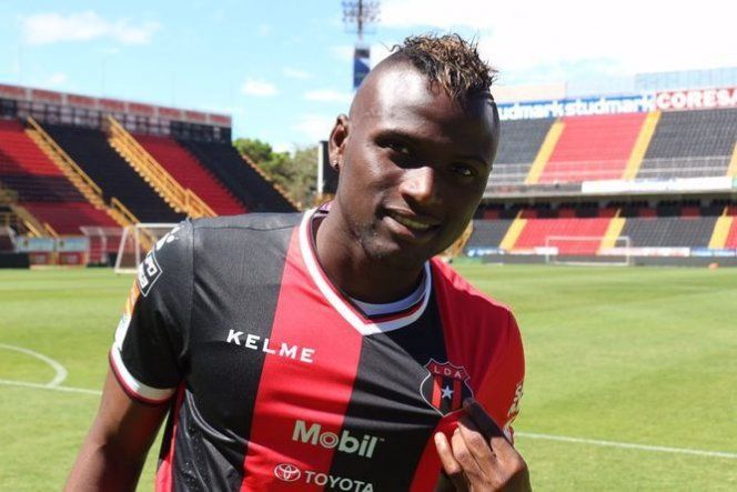 Abdiel Arroyo con esperanzas de tener más minutos con Alajuelense