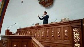 Oposición venezolana vuelve al Parlamento en medio de embestida oficialista