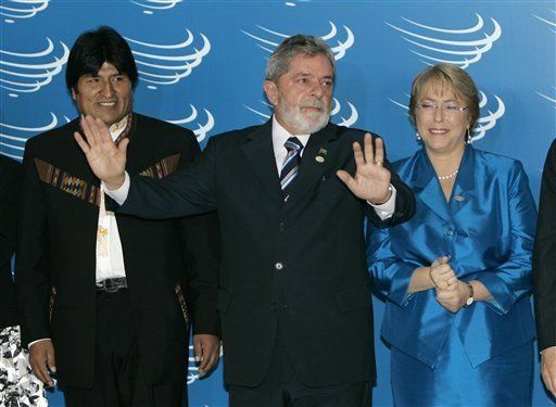 Unasur apoya creación de Consejo de Defensa, Colombia no