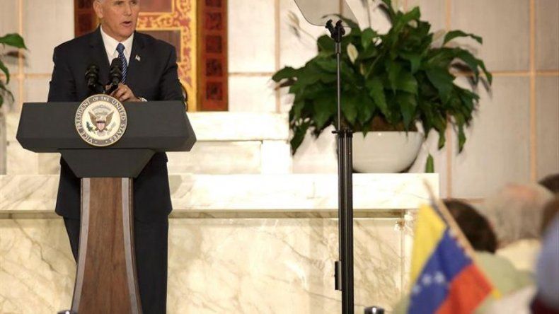 Pence promete a exilio de Miami que EEUU peleará para que Venezuela sea libre