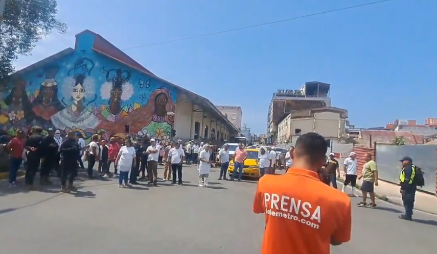 Arrendatarios del Mercado San Felipe Neri protestan
