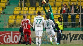 Dinamo de Jaime Penedo queda sin entrenador