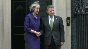 Santos promete a los inversores británicos un nuevo acuerdo de paz