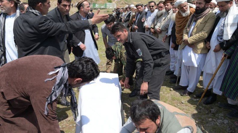 Suben a 64 los muertos por ataque talibán en Kabul