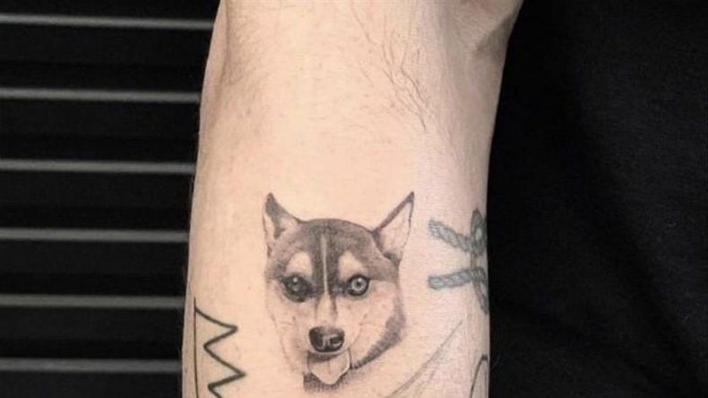 Sophie Turner y Joe Jonas se hacen un tatuaje de su perro Waldo Picasso