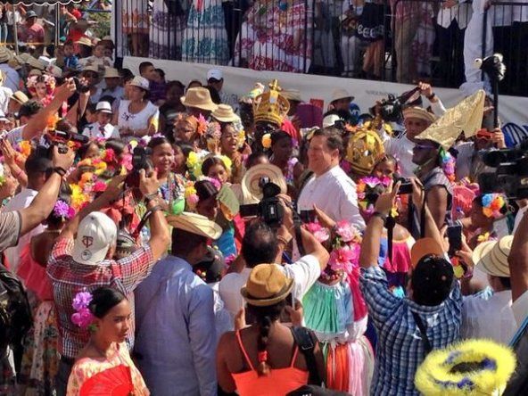 Desfile de las Mil Polleras 2015