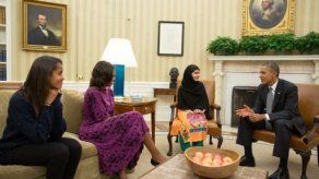 Activista Malala Yousafzai es recibida por Obama en la Casa Blanca