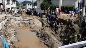 Unos 18.000 voluntarios ayudan en zonas afectadas por las lluvias en Japón