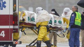 Cirujano con ébola llega a EEUU para ser atendido