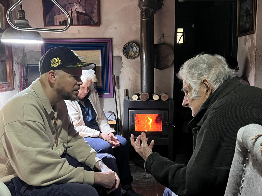 Residente visita a José Pepe Mujica