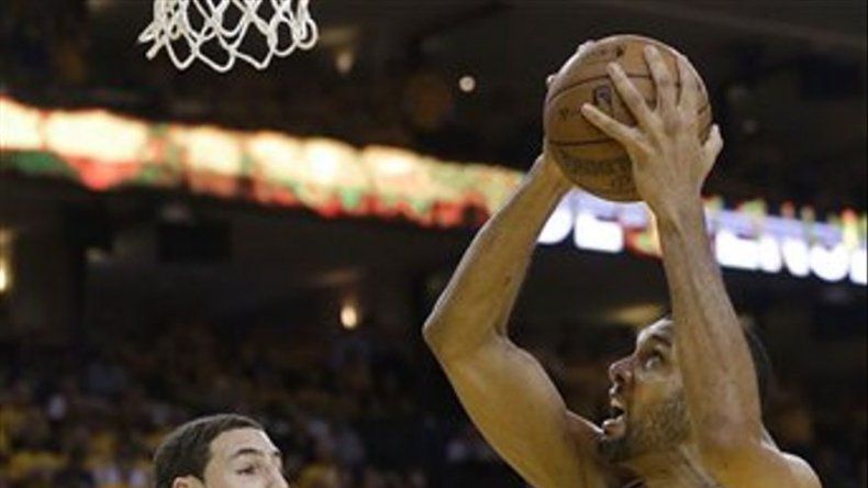 Spurs avanzan a la final de conferencia